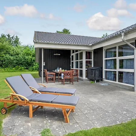 Дом отдыха Beautiful Home In Oksbol With Sauna *